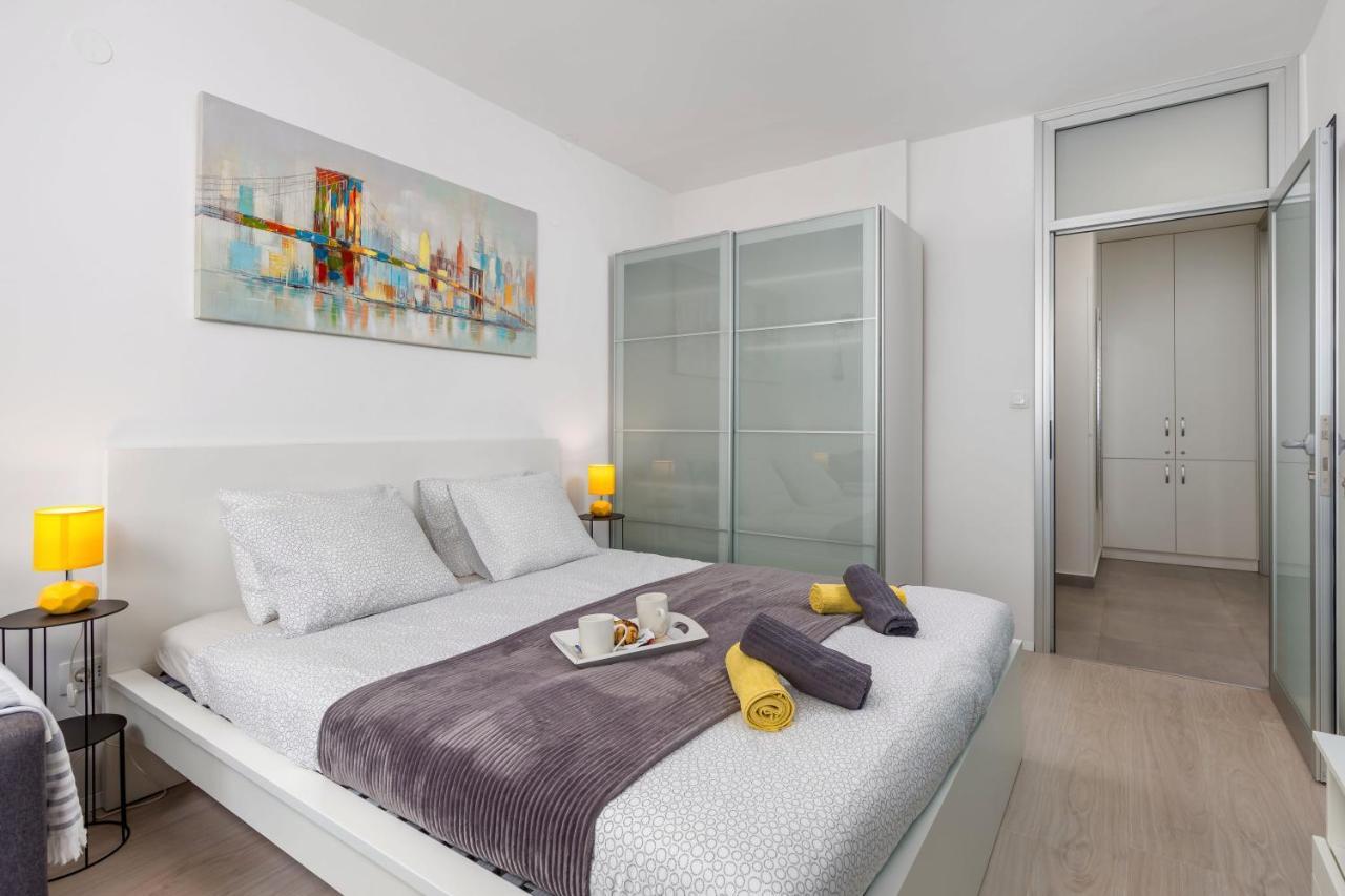 Sunny Studio Apartment With Balcony Fiume Kültér fotó