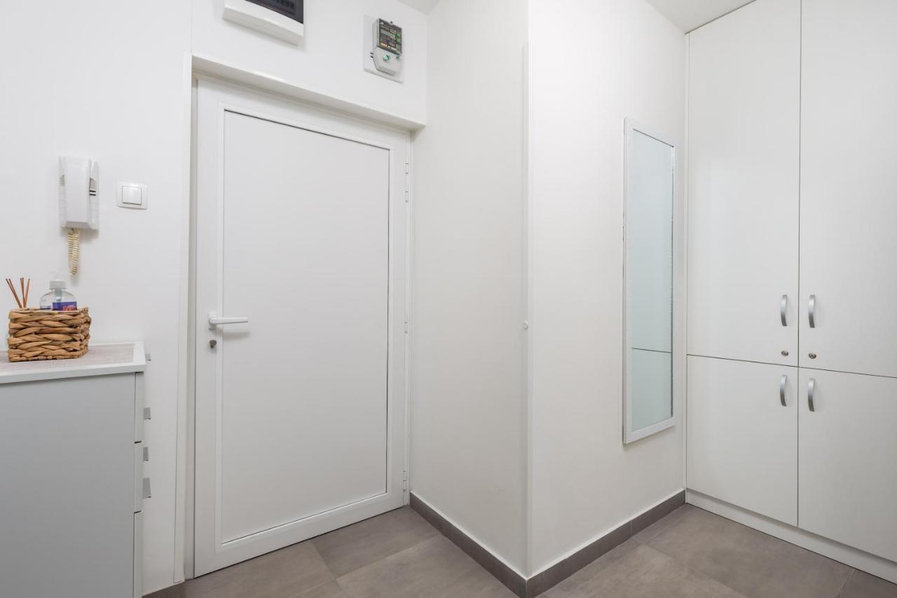 Sunny Studio Apartment With Balcony Fiume Kültér fotó